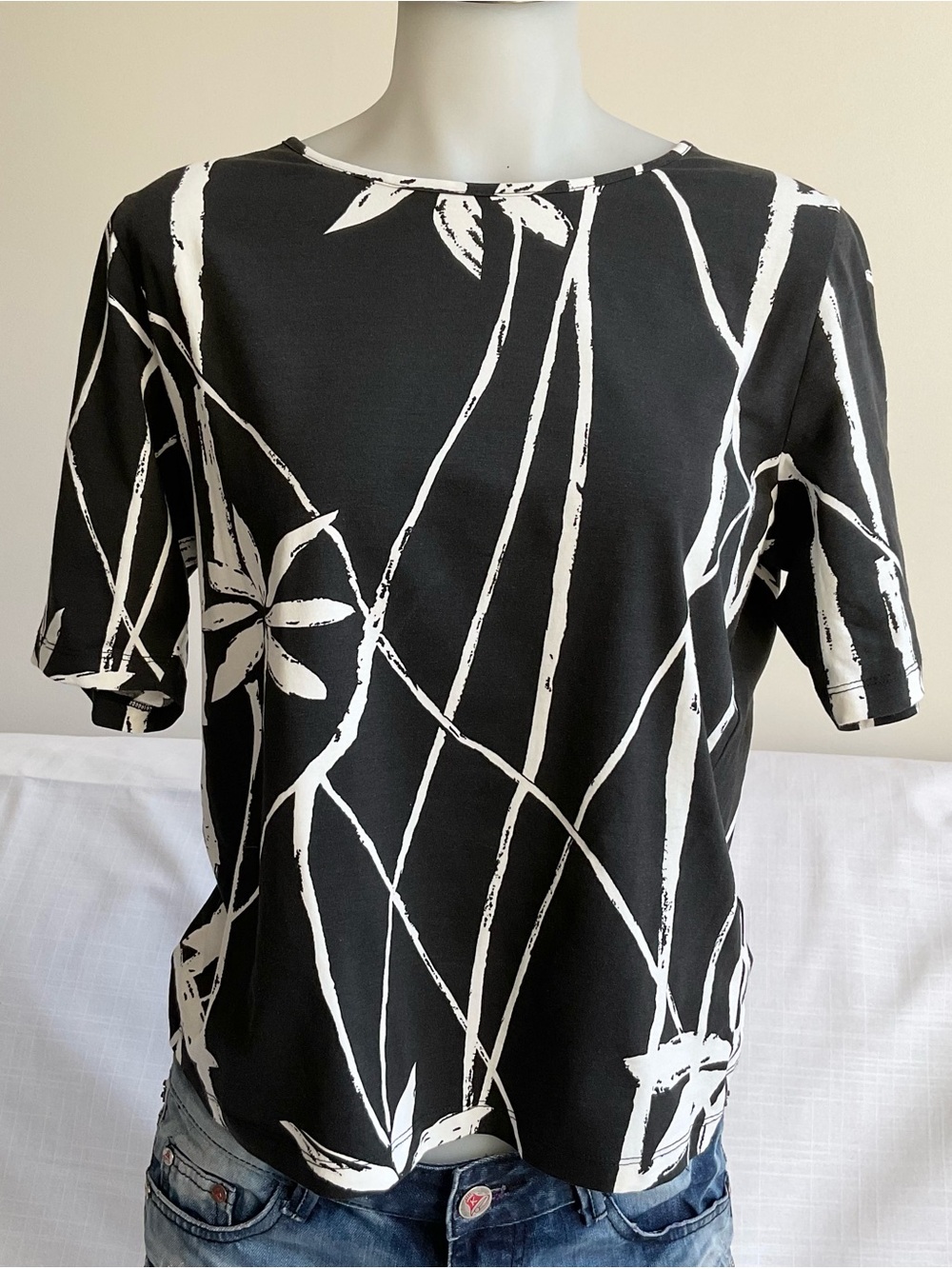 New Man Paris | Abstract Floral Top Black White Minimalist | Size 5